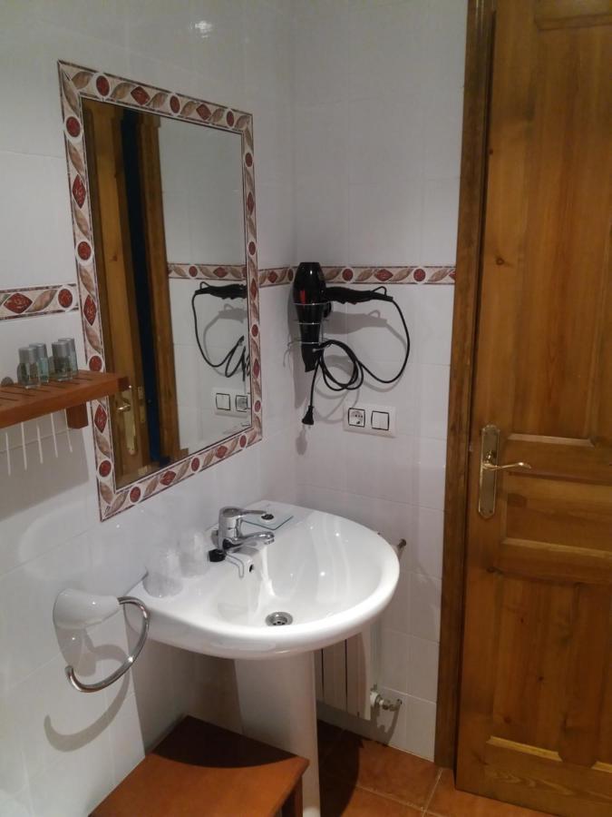 Гостьовий будинок La Casona Del Jou Ortiguero Екстер'єр фото